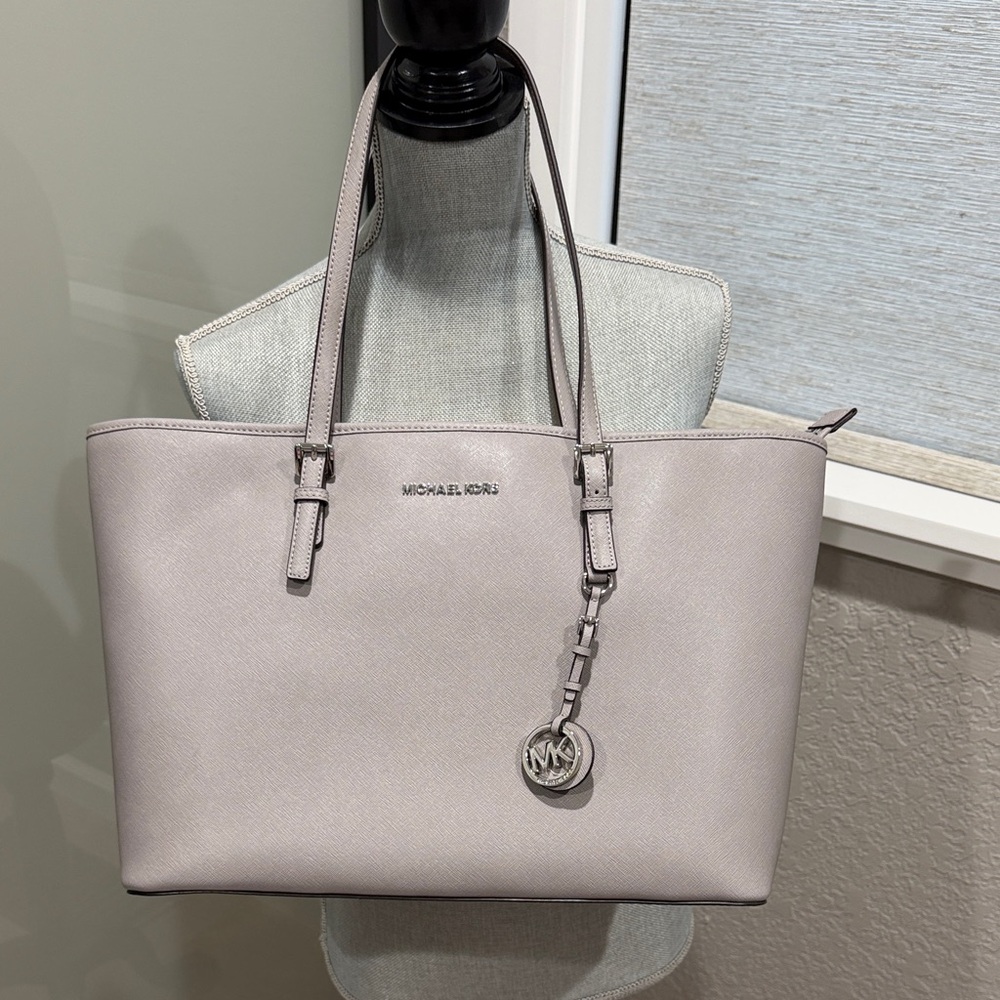 Michael Kors Elegant Gray Tote NEW WITH TAGS